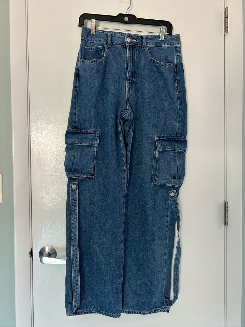 Forever 21 Strappy Cargo Jeans Womens 27 Blue Denim Med Wash Straight Leg EUC